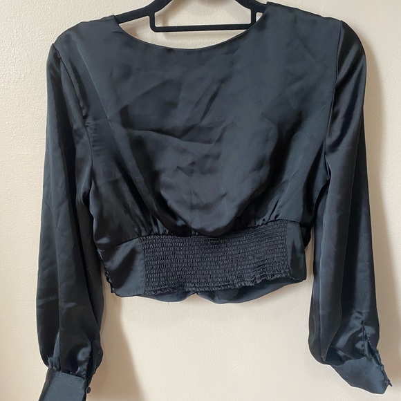 DYNAMITE satin long sleeve crop NWT - Picture 3 of 4